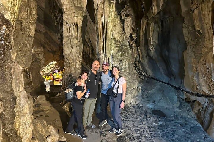 Cruise the Yen Stream to Perfume Pagoda: A Day Trip from Hanoi photo 3