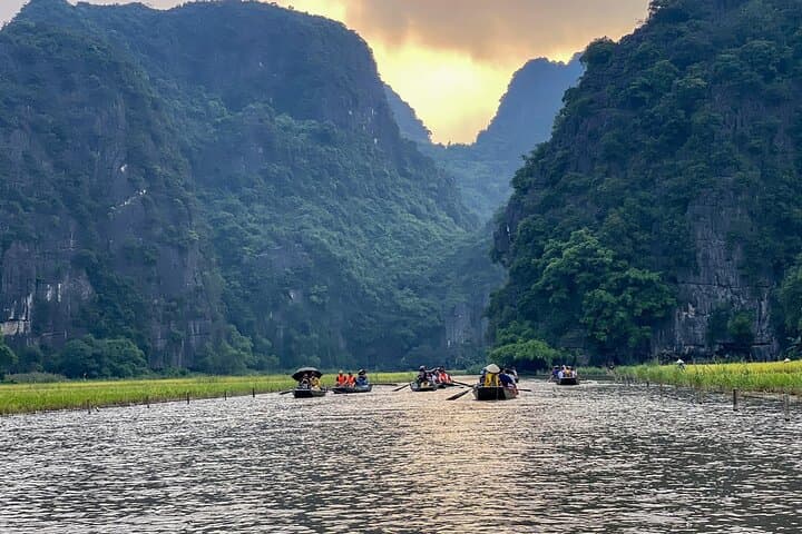 Hanoi to Ninh Binh Day Trip: Hoa Lu, Tam Coc & Mua Cave Small-Group Tour photo 4