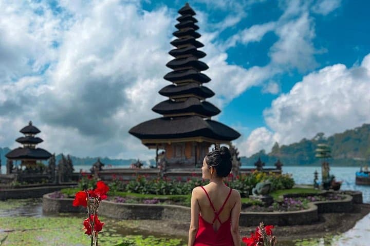Full-Day Ulun Danu Beratan, Leke Leke Waterfall & Jatiluwih Rice Terraces Tour from Ubud photo 1