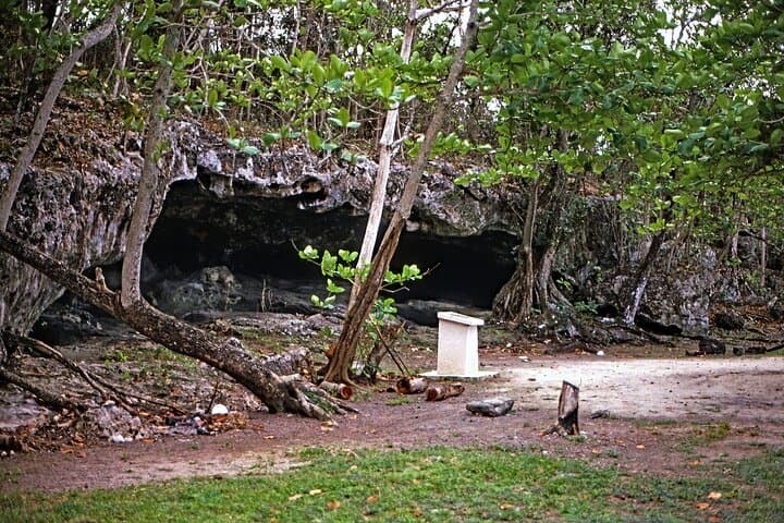 Nassau Express: Private Forts, Parliament & Coastal Caves Tour photo 6