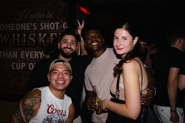 Medellín Pub Crawl in El Poblado: Bars, Clubs & VIP Nightlife photo 3