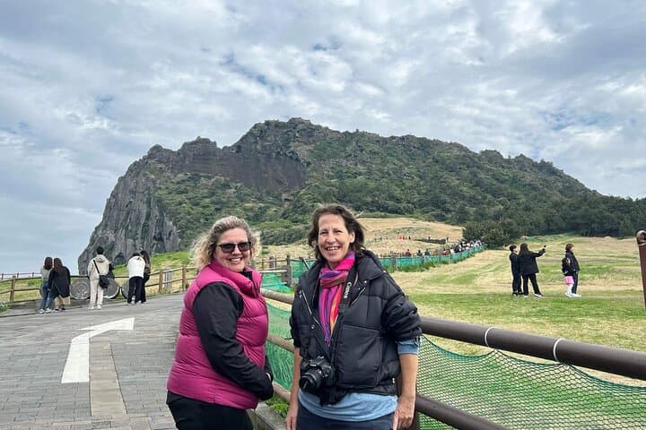 Eastern Jeju Day Tour: Seongsan Ilchulbong, Haenyeo Culture & Lava Tube Exploration photo 5