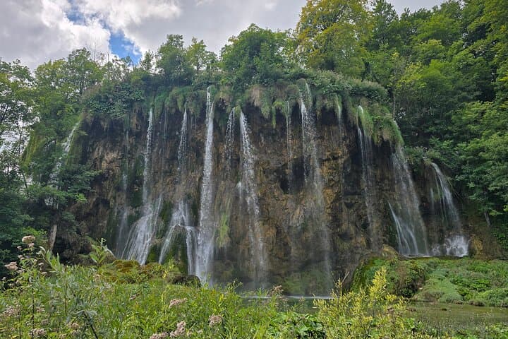 Private Full-Day Plitvice Lakes Tour: Walkways, Waterfalls & Boat Ride photo 2