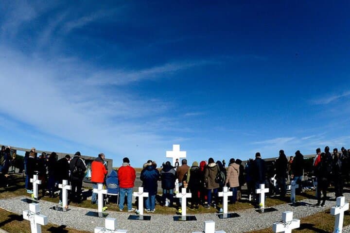 Stanley & Darwin: Argentine Cemetery and Historic City Adventure Tour photo 2