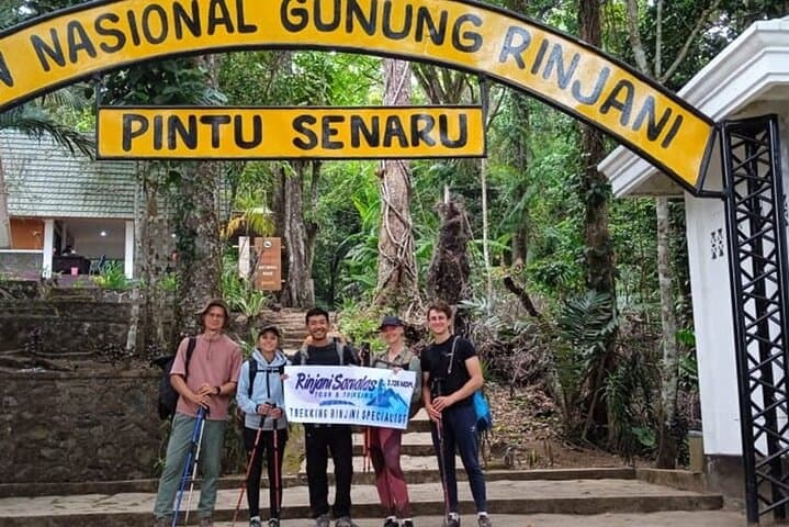 Crater Rim Senaru: A 2-Day Moderate Trek to Rinjani’s Samalas Rim
