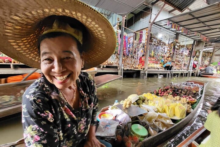 Bangkok Day Trip: Maeklong Railway, Damnoen Saduak Floating Market & Ayutthaya in One Day photo 3