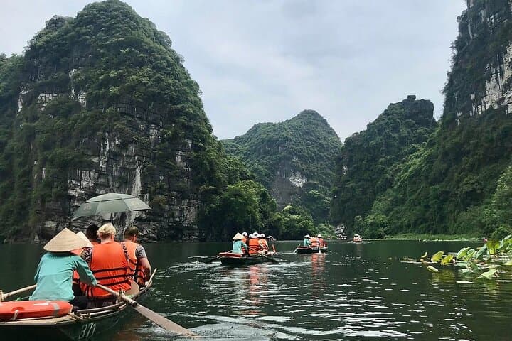 Ninh Binh Day Tour: Bai Dinh Pagoda, Trang An Boat & Mua Cave Viewpoint photo 5