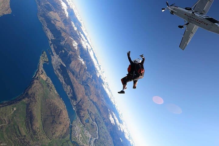 Skydiving Over Chongqing: Tandem Freefall with Photos & Video photo 3
