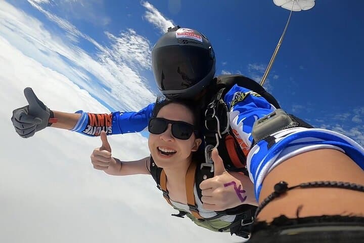 Skydiving Over Chongqing: Tandem Freefall with Photos & Video photo 4