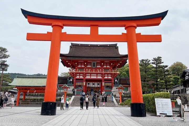 Half-Day Kyoto Highlights: Gion, Kiyomizu-dera & Fushimi Inari Walking Tour
