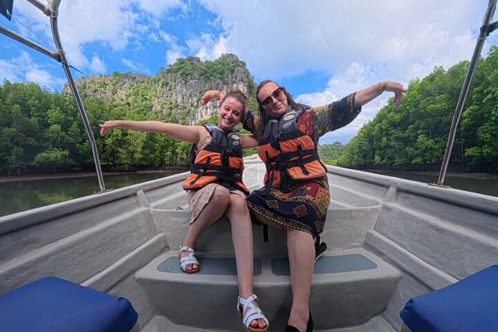 Langkawi Mangrove Night Safari: Kilim Geoforest Fireflies & BBQ Cruise