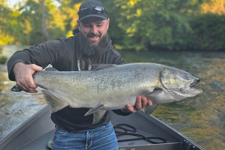 Rogue River Chartered Fishing: Half-Day Salmon, Steelhead & Trout Adventure photo 3