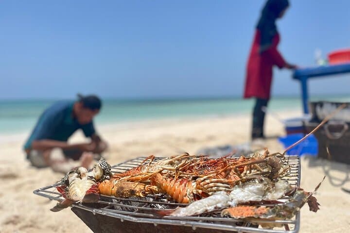 Nakupenda Sandbank & Prison Island: Full-Day Boat Tour from Stone Town