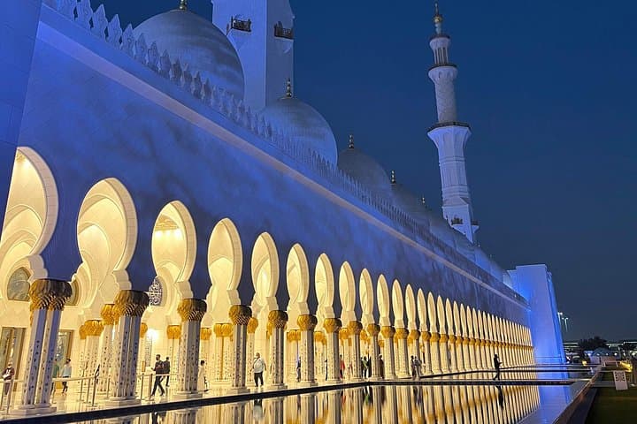 Sunset Visit to Sheikh Zayed Grand Mosque — Abu Dhabi Cultural Tour from Dubai photo 2