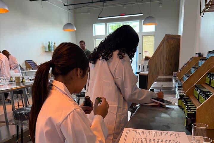 Express Perfume-Making Workshop in Atlanta — Create a 55ml Signature Scent photo 5