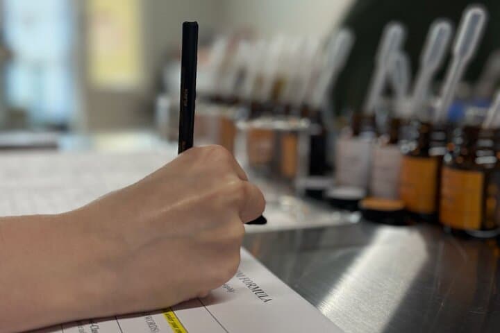 Express Perfume-Making Workshop in Atlanta — Create a 55ml Signature Scent photo 3