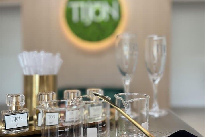 Express Perfume-Making Workshop in Atlanta — Create a 55ml Signature Scent