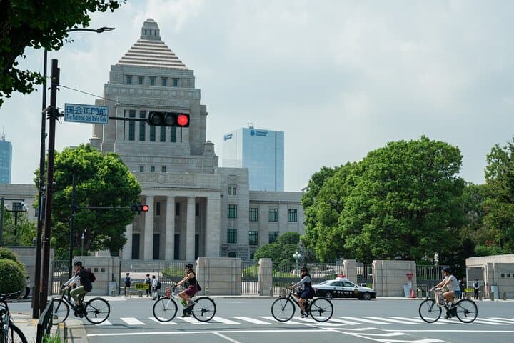 Tokyo Top Highlights: 3-Hour Guided E-bike Tour from Tsukiji photo 4