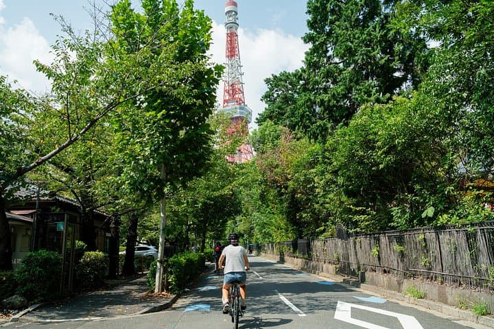 Tokyo Tower E-Bike Tour: 3-Hour Guided Ride from Tsukiji to Atago Shrine photo 4