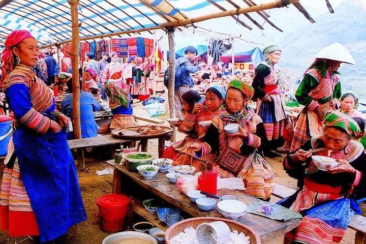 Sapa Rice Terraces and Bac Ha Ethnic Market: 2-Day Cultural Trek photo 4