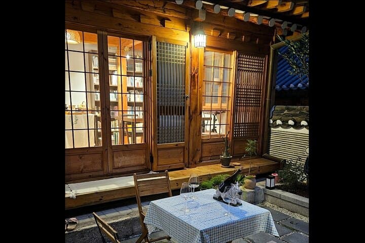 Hanok Dinner and Seoul Nightlife Walk: Bukchon to Ikseon-dong in One Evening photo 1