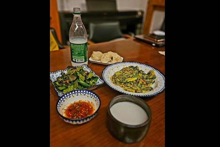Hanok Dinner and Seoul Nightlife Walk: Bukchon to Ikseon-dong in One Evening photo 4