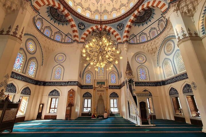 Customizable Muslim-Friendly Tokyo Private Tour with Guide photo 3