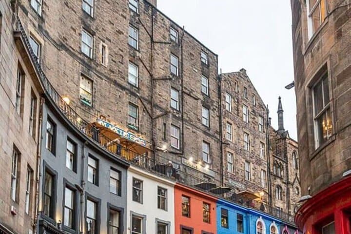 Edinburgh Castle & City Highlights: Full-Day Private Tour (Hotel Pickup) photo 4