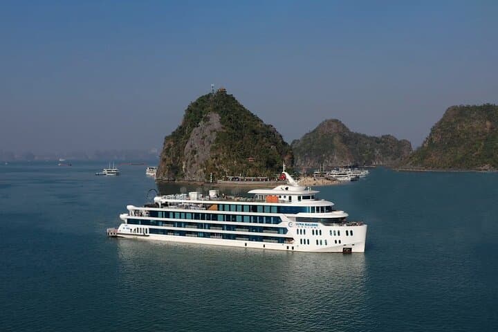 Halong Bay Luxury Day Cruise from Hanoi — Luna Halong with Pool & Buffet