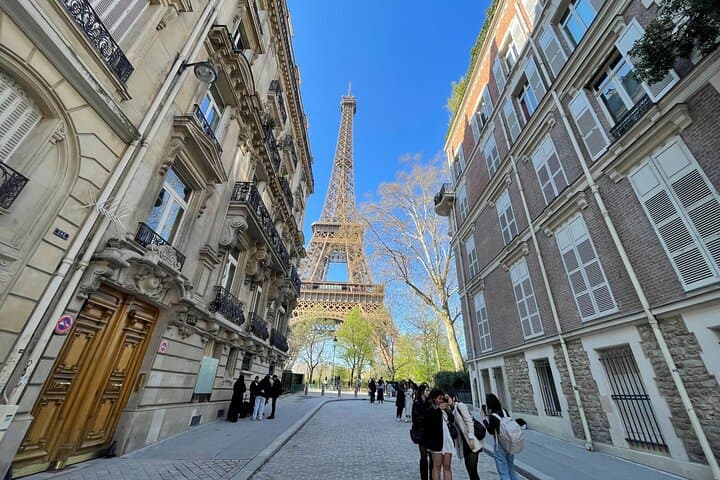 Eiffel Tower 2nd Floor Ticket with Audioguide — Summit Option & Visitor Tips