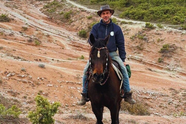 Ride Between Urbino and Furlo: 90-Minute Horseback Tour in Marche photo 3