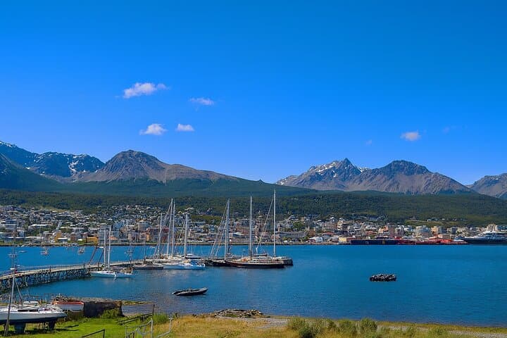 Ushuaia Shore Tour: Empanadas, Wine & Beagle Channel Viewpoints