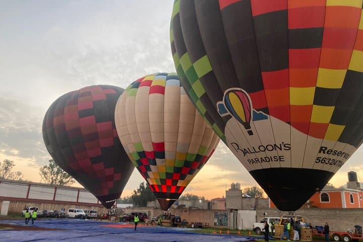 Sunrise Hot-Air Balloon Over Teotihuacan: Flight, Breakfast & Obsidian Workshop