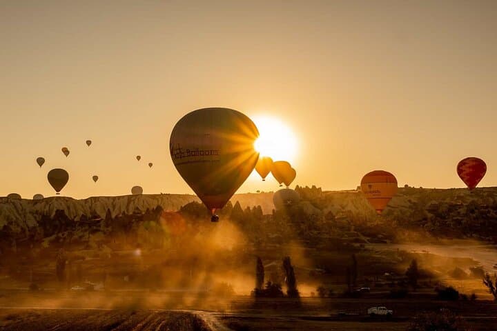Dawn Over Cappadocia: Hot-Air Balloon Watching with Hotel Transfer