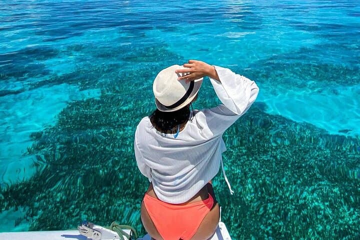 Isla Mujeres Catamaran Adventure: Snorkel, Spinnaker & Beach Club Lunch photo 5