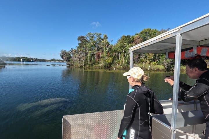 Exploring Crystal River’s Manatee Refuge: A Wildlife Viewing Boat Tour