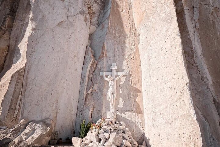 Sillar Route & Culebrillas Tour — Arequipa Quarry Walks and Ancient Petroglyphs photo 6