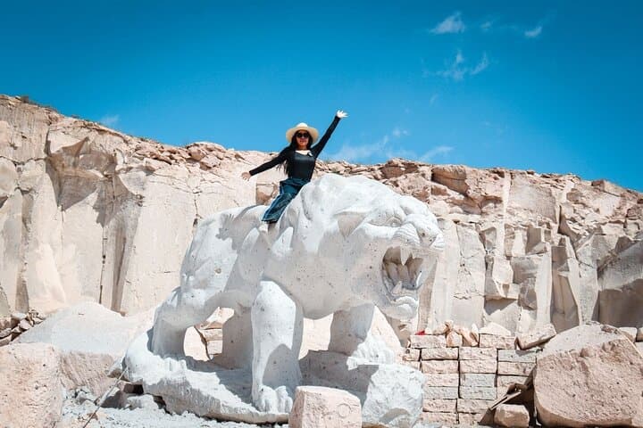 Sillar Route & Culebrillas Tour — Arequipa Quarry Walks and Ancient Petroglyphs