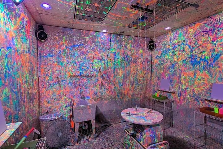 Atlanta Splatter Art Room: Hands-On UV Splatter Painting Experience photo 4