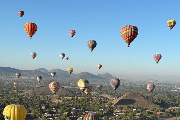 Sunrise Balloon Flight Over Teotihuacan: See the Pyramids from Above photo 5