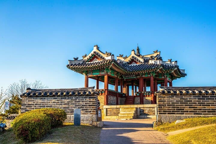 Suwon Hwaseong Fortress and Icheon Sansuyu Yellow Spring Flower Festival Day Trip from Seoul