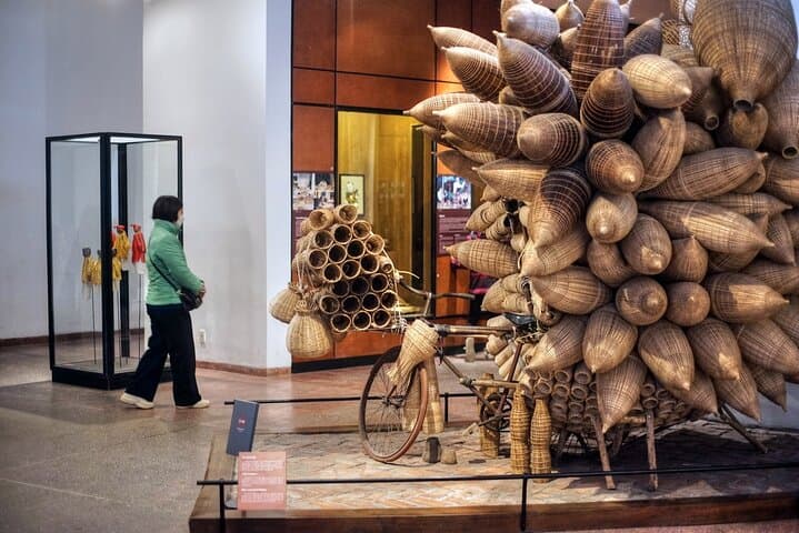 Hanoi Heritage Discovery Full-Day Tour: Old Quarter, Ho Chi Minh Complex & Museums