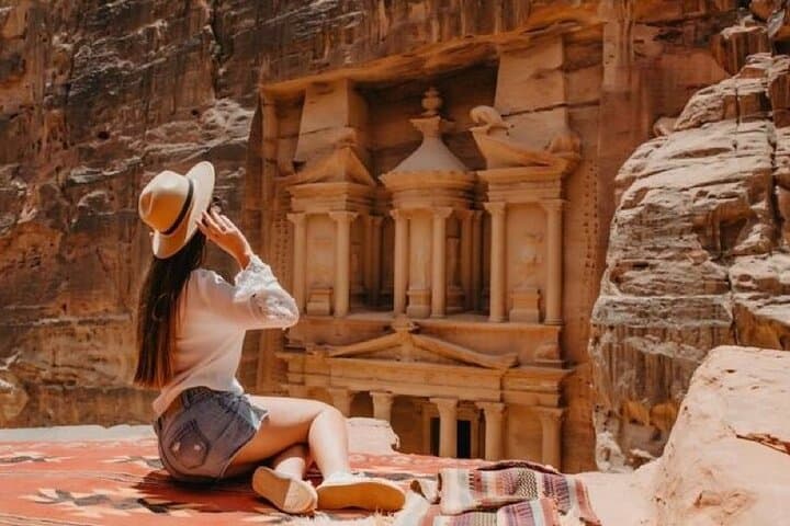 Three-Day Jordan Highlights: Petra, Wadi Rum, Dead Sea & Madaba Adventure