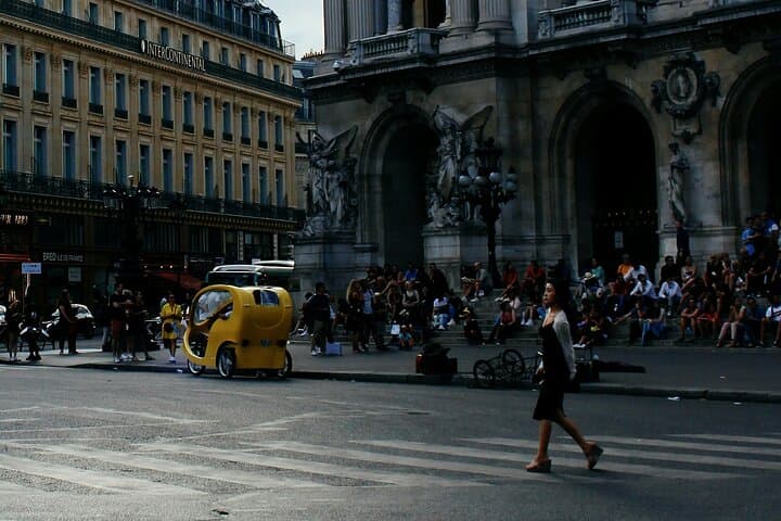 Paris Highlights One-Day Tour: Montmartre, Louvre, Notre-Dame & Eiffel Tower photo 4