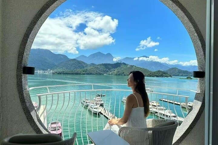 Sun Moon Lake Day Trip: Ferry, Cycling & Chung Tai Chan Monastery photo 2