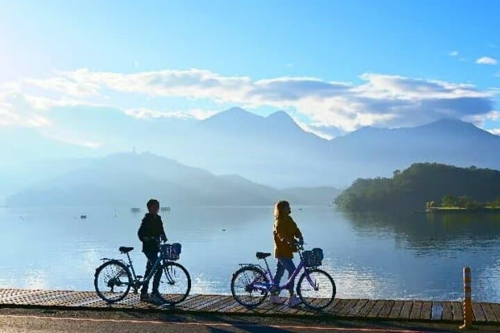 Sun Moon Lake Day Trip: Ferry, Cycling & Chung Tai Chan Monastery photo 4