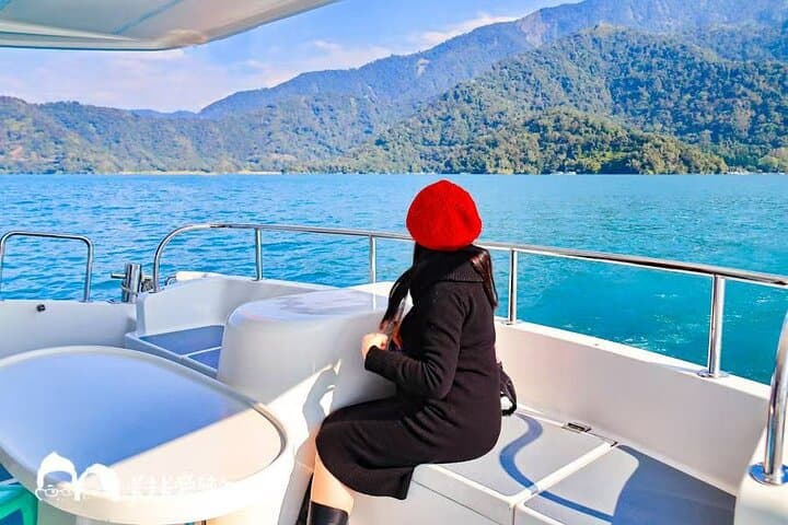 Sun Moon Lake Day Trip: Ferry, Cycling & Chung Tai Chan Monastery photo 5