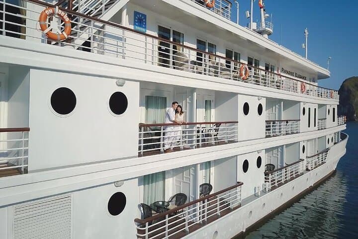 Halong Bay 2D1N 5-Star Luxury Cruise with Balcony, Kayaking & Caves photo 4
