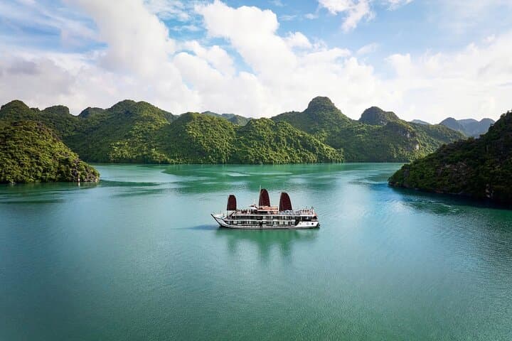 Lan Ha Bay Luxury Escape: 2-Day Amanda Cruise from Hanoi photo 2