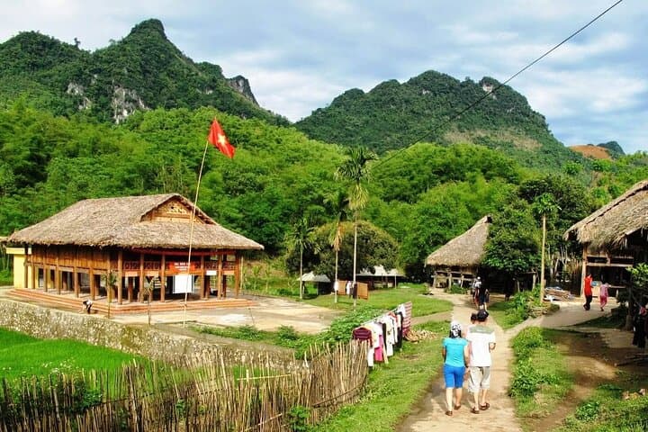 Mai Chau Cycling & Cave Tour: Rice Paddies, Thai Villages & Chieu Cave Day Trip photo 2
